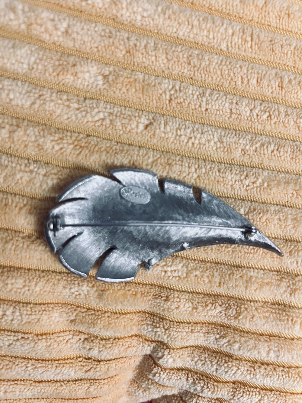 Silver Feather Brooch - Elegant Women’s Jewelry